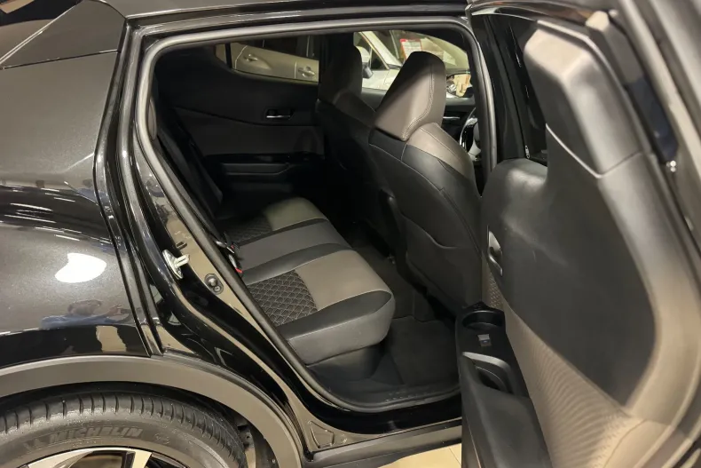 Toyota C-HR din 2020 cu 51.000 km - oferta TOY148553 - foto 28