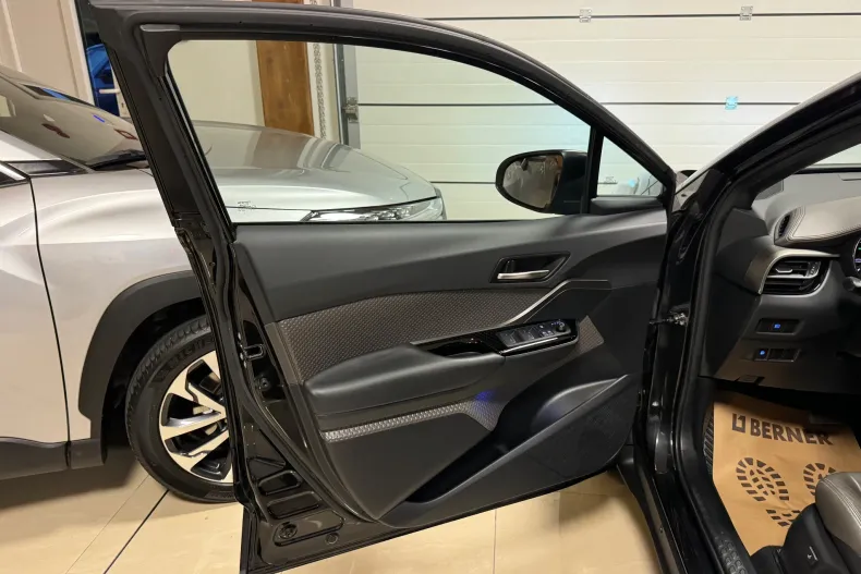 Toyota C-HR din 2020 cu 51.000 km - oferta TOY148553 - foto 35