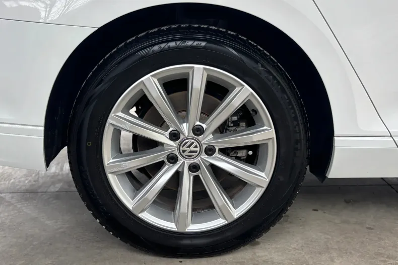 Volkswagen Passat din 2019 cu 179.000 km - oferta VOL148558 - foto 11