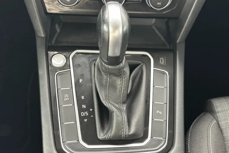 Volkswagen Passat din 2019 cu 179.000 km - oferta VOL148558 - foto 19