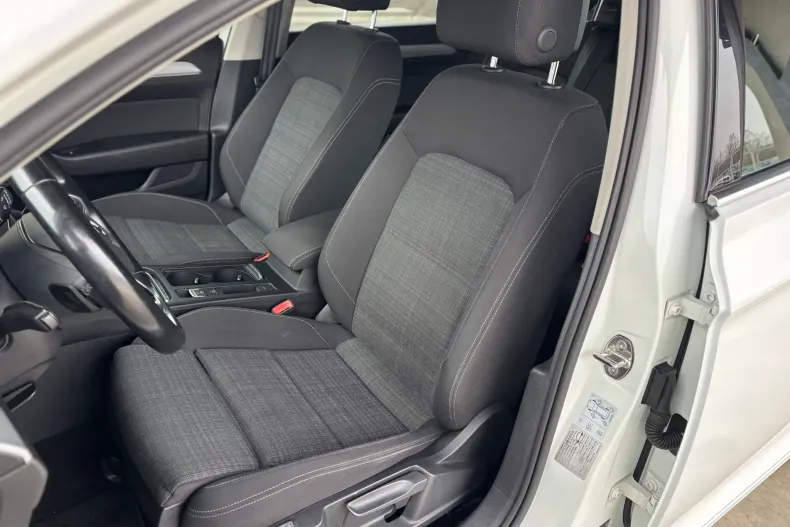 Volkswagen Passat din 2019 cu 179.000 km - oferta VOL148558 - foto 35