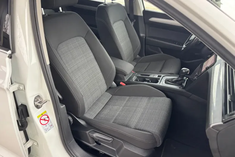 Volkswagen Passat din 2019 cu 179.000 km - oferta VOL148558 - foto 38