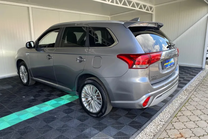 Mitsubishi Outlander din 2019 cu 124.000 km - oferta MIT148563 - foto 3