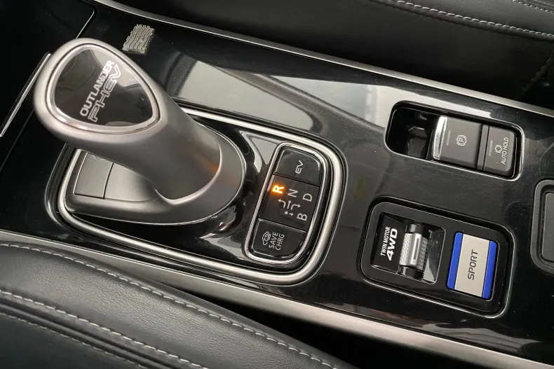 Mitsubishi Outlander din 2019 cu 124.000 km - oferta MIT148563 - foto 9