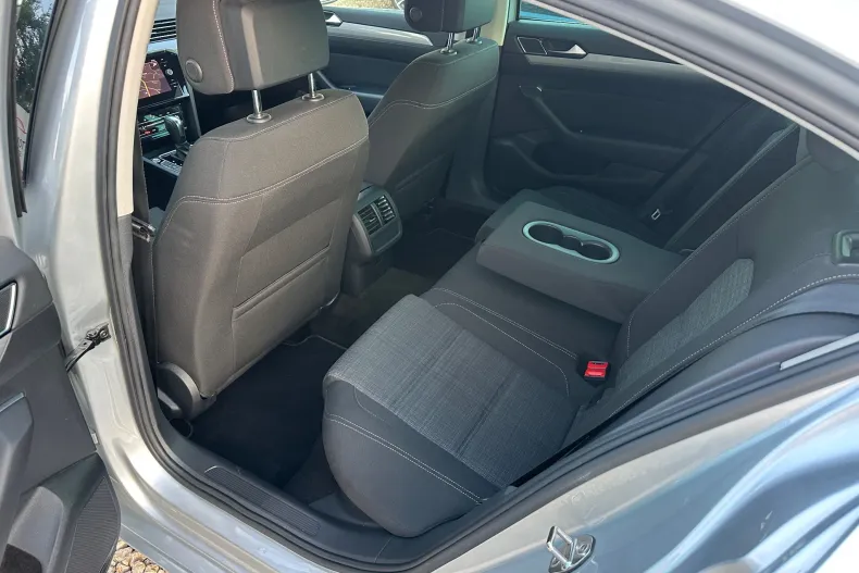 Volkswagen Passat din 2021 cu 173.000 km - oferta VOL148577 - foto 20