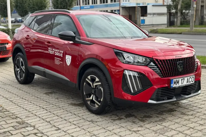 Peugeot 2008 din 2024 cu 2.223 km - oferta PEU148582 - foto 1