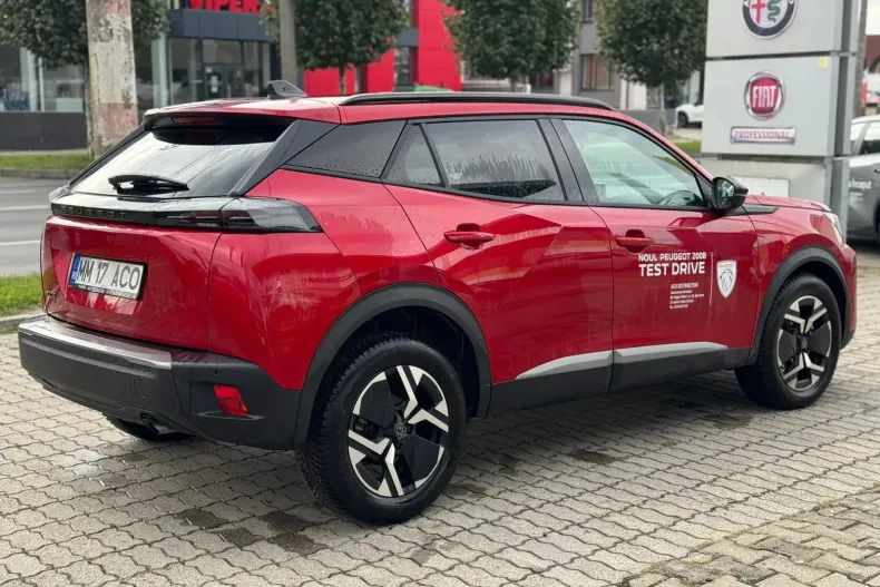 Peugeot 2008 din 2024 cu 2.223 km - oferta PEU148582 - foto 4