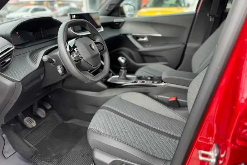 Peugeot 2008 din 2024 cu 2.223 km - oferta PEU148582 - foto 9