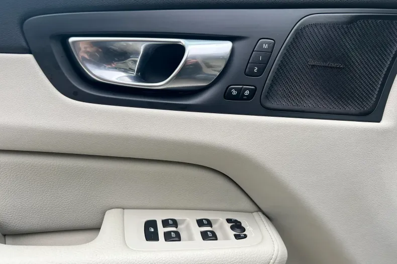 Volvo XC60 din 2021 cu 65.000 km - oferta VOL148586 - foto 11