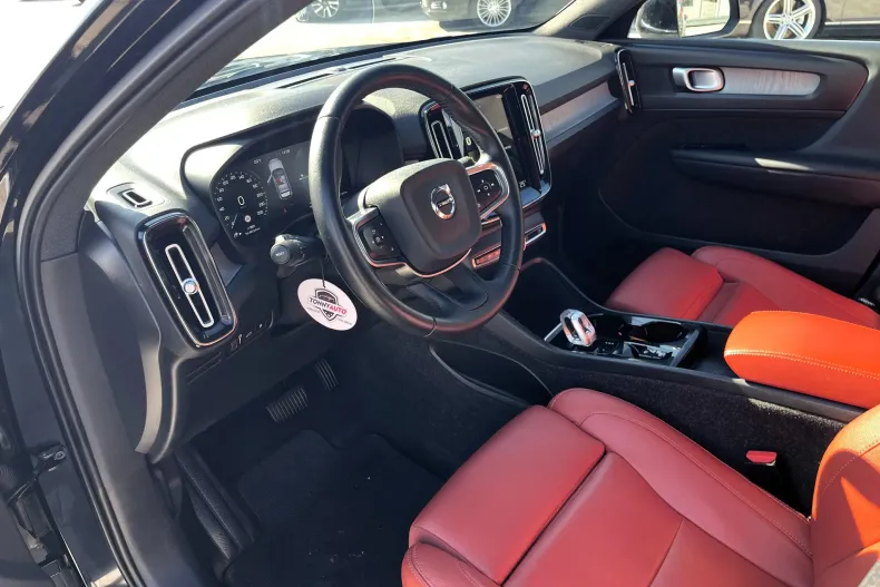 Volvo XC40 din 2021 cu 113.831 km - oferta VOL148613 - foto 11