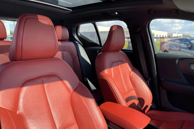 Volvo XC40 din 2021 cu 113.831 km - oferta VOL148613 - foto 12