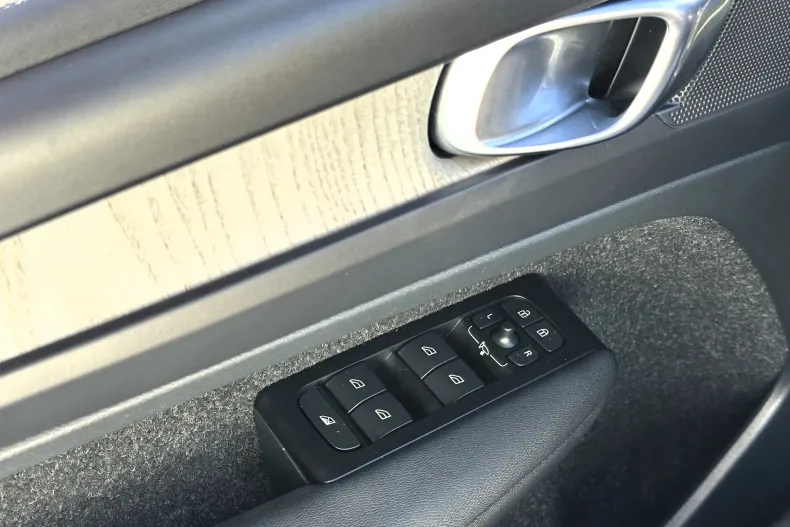 Volvo XC40 din 2021 cu 113.831 km - oferta VOL148613 - foto 25