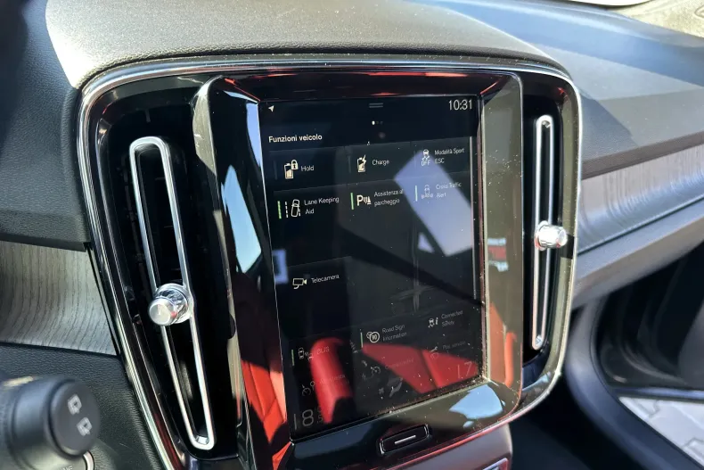 Volvo XC40 din 2021 cu 113.831 km - oferta VOL148613 - foto 26