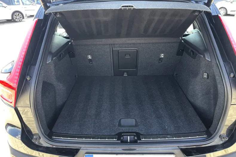 Volvo XC40 din 2021 cu 113.831 km - oferta VOL148613 - foto 28