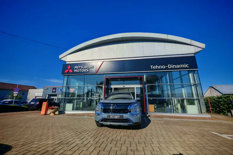 Mitsubishi Outlander din 2025 cu 22 km - oferta MIT148615 - foto 4