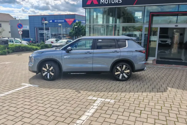 Mitsubishi Outlander din 2025 cu 22 km - oferta MIT148615 - foto 6