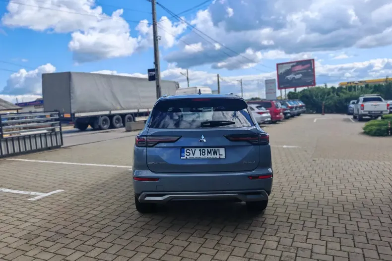 Mitsubishi Outlander din 2025 cu 22 km - oferta MIT148615 - foto 8