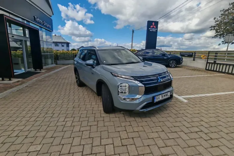 Mitsubishi Outlander din 2025 cu 22 km - oferta MIT148615 - foto 18