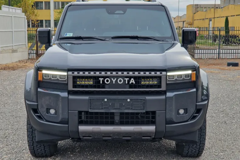 Toyota Land Cruiser 250 din 2024 cu 5.100 km - oferta TOY148619 - foto 3