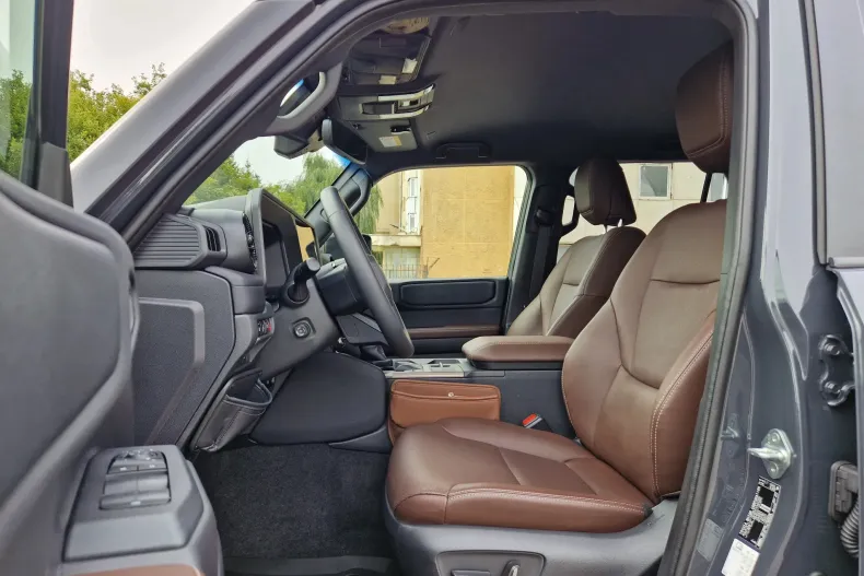 Toyota Land Cruiser 250 din 2024 cu 5.100 km - oferta TOY148619 - foto 9