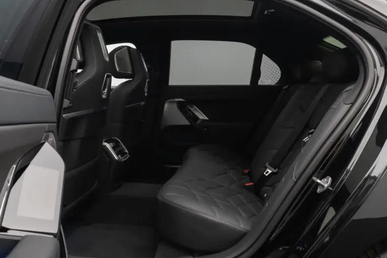 BMW i7 din 2023 cu 23.029 km - oferta BMW148721 - foto 19