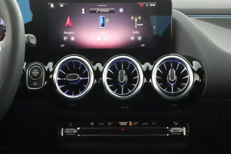 Mercedes-Benz GLA 200 din 2024 cu 10.851 km - oferta MER148726 - foto 10