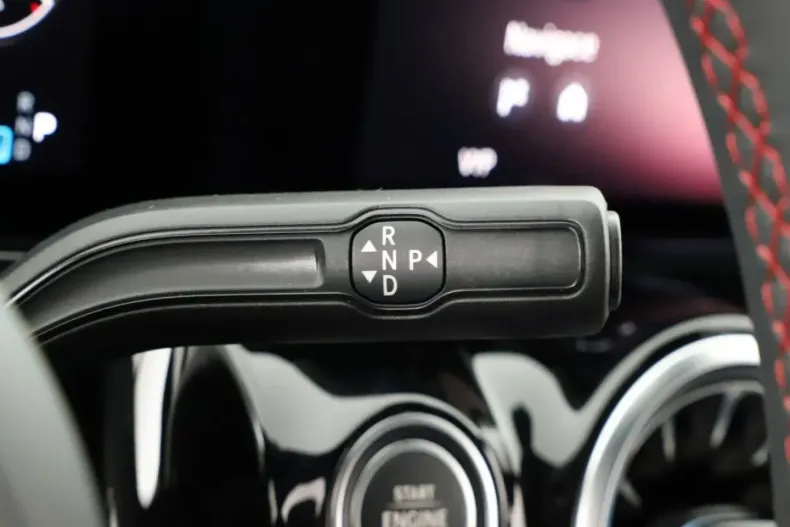 Mercedes-Benz GLA 200 din 2024 cu 10.851 km - oferta MER148726 - foto 11