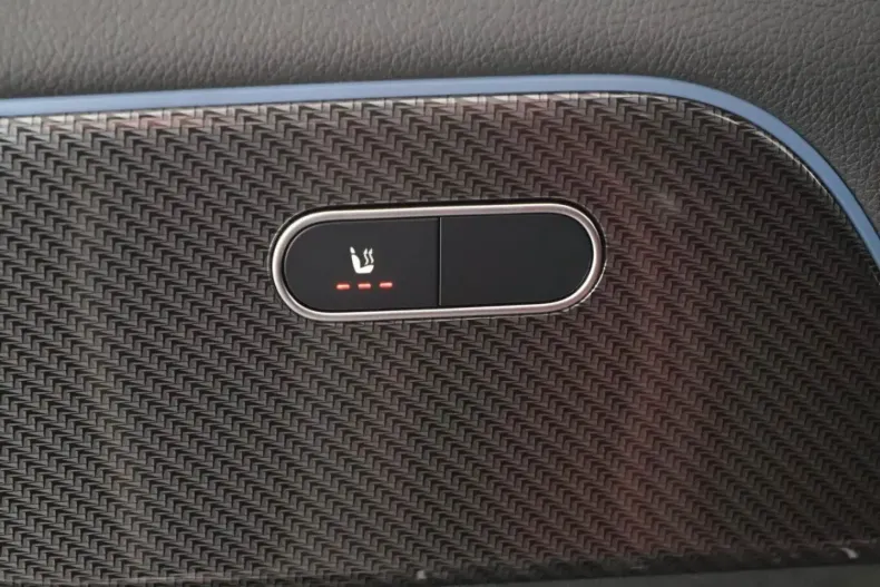 Mercedes-Benz GLA 200 din 2024 cu 10.851 km - oferta MER148726 - foto 19