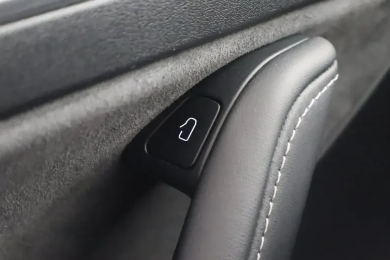 Tesla Model Y din 2022 cu 72.617 km - oferta TES148733 - foto 16