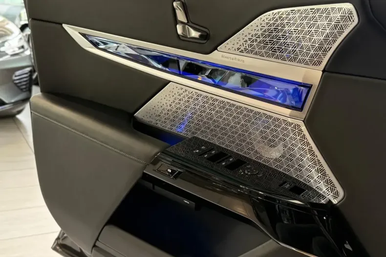 BMW i7 din 2024 cu 30.000 km - oferta BMW148739 - foto 9