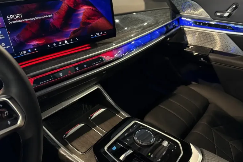 BMW i7 din 2024 cu 30.000 km - oferta BMW148739 - foto 20