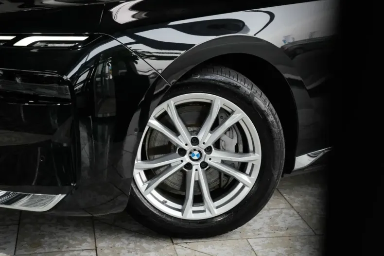 BMW i7 din 2024 cu 17.631 km - oferta BMW148740 - foto 4
