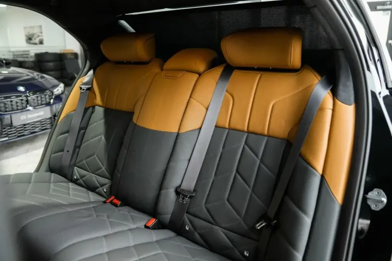 BMW i7 din 2024 cu 17.631 km - oferta BMW148740 - foto 25