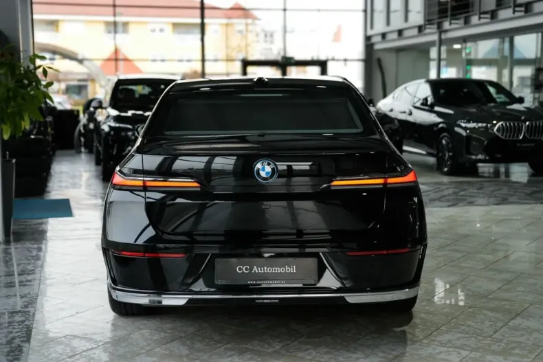 BMW i7 din 2024 cu 17.631 km - oferta BMW148740 - foto 30