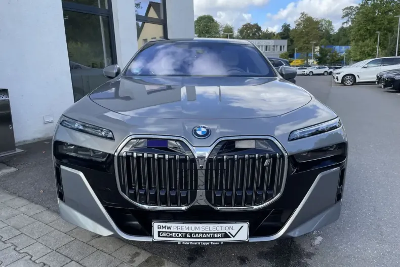 BMW i7 din 2024 cu 10.312 km - oferta BMW148741 - foto 1