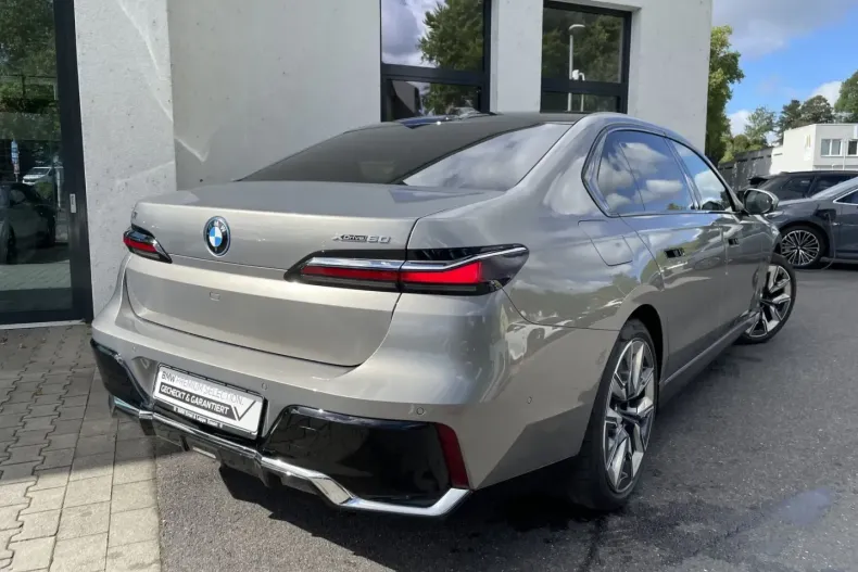 BMW i7 din 2024 cu 10.312 km - oferta BMW148741 - foto 3