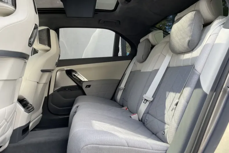 BMW i7 din 2024 cu 10.312 km - oferta BMW148741 - foto 21