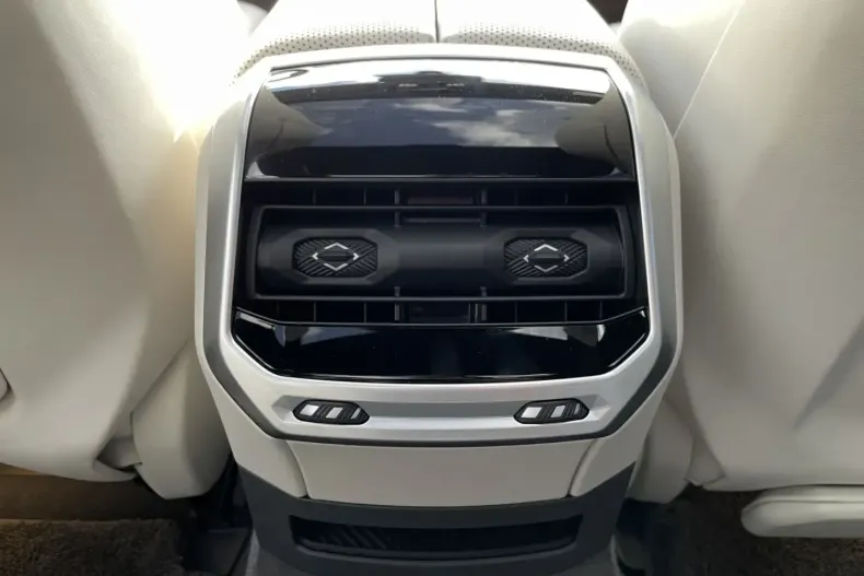 BMW i7 din 2024 cu 10.312 km - oferta BMW148741 - foto 24