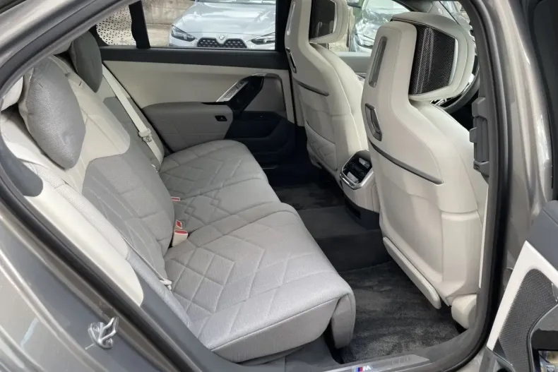 BMW i7 din 2024 cu 10.312 km - oferta BMW148741 - foto 29