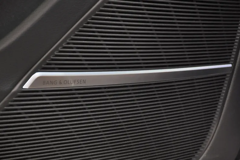 Audi Q8 din 2020 cu 44.288 km - oferta AUD148747 - foto 12