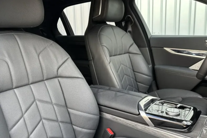 BMW 740 din 2024 cu 18.727 km - oferta BMW148754 - foto 2