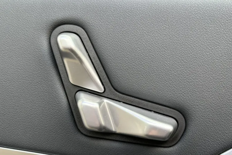 BMW 740 din 2024 cu 18.727 km - oferta BMW148754 - foto 8