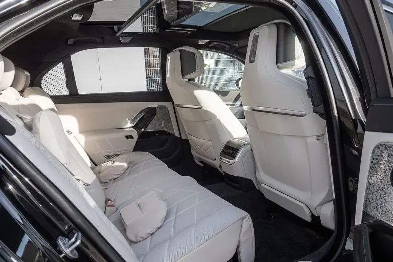 BMW 740 din 2024 cu 24.300 km - oferta BMW148755 - foto 8