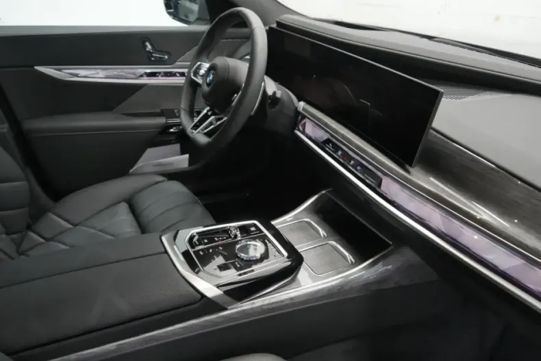 BMW 740 din 2024 cu 6.132 km - oferta BMW148756 - foto 2