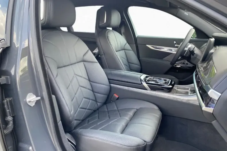 BMW 740 din 2024 cu 6.132 km - oferta BMW148756 - foto 4