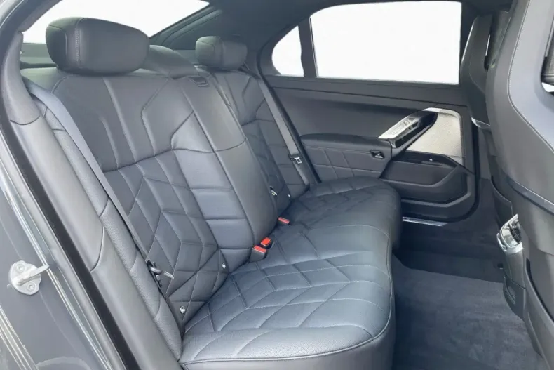 BMW 740 din 2024 cu 6.132 km - oferta BMW148756 - foto 5