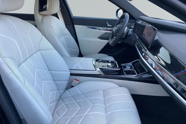 BMW 740 din 2024 cu 20.284 km - oferta BMW148759 - foto 10