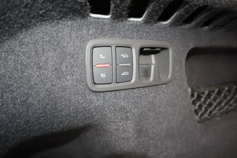 Audi Q8 din 2024 cu 41.000 km - oferta AUD148816 - foto 39