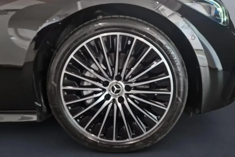 Mercedes-Benz CLE 300 din 2024 cu 12.980 km - oferta MER148820 - foto 5