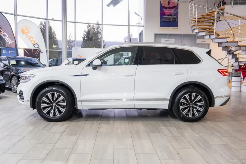 Volkswagen Touareg din 2021 cu 93.733 km - oferta VOL148833 - foto 4